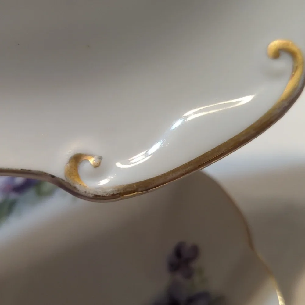 Lefton China Vtg Purple Violets Hand Painted 2 Snack‎ Plates Gold Trim Scalloped
